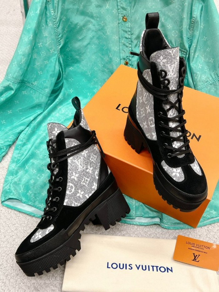 lou1su1tt Boots