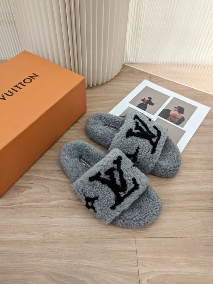 Lou1su1tt slides