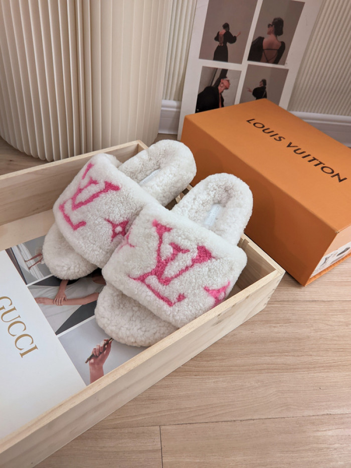 Lou1su1tt slides