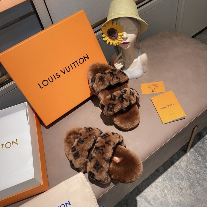 Lou1su1tt slides