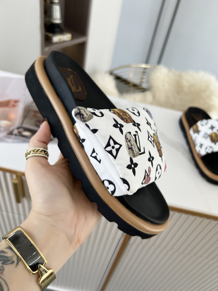Lou1su1tt slides