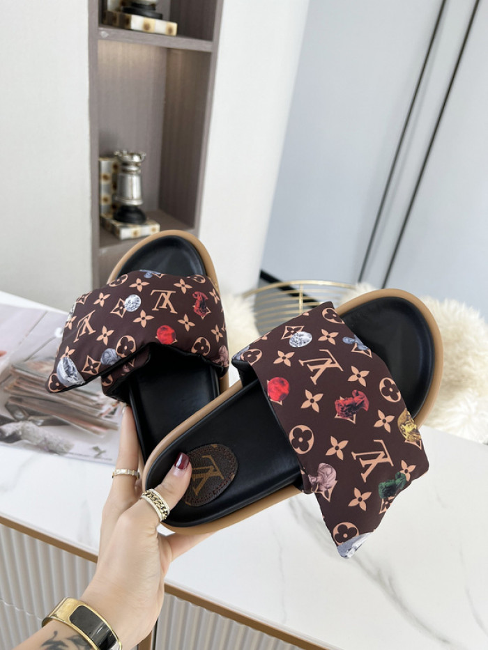 Lou1su1tt slides