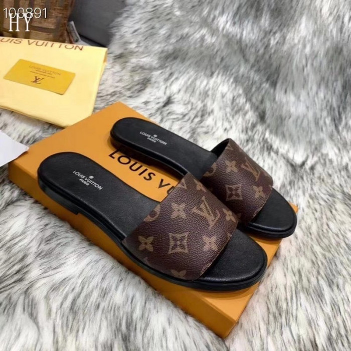 Lou1su1tt slides
