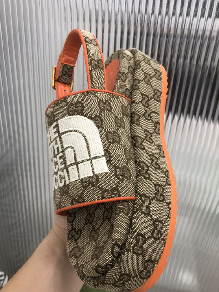 Gu66 SLIPPERS