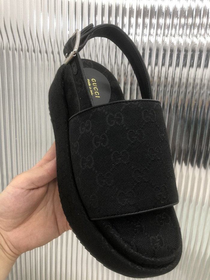 Gu66 SLIPPERS