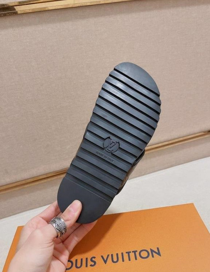 Lou1su1tt slides