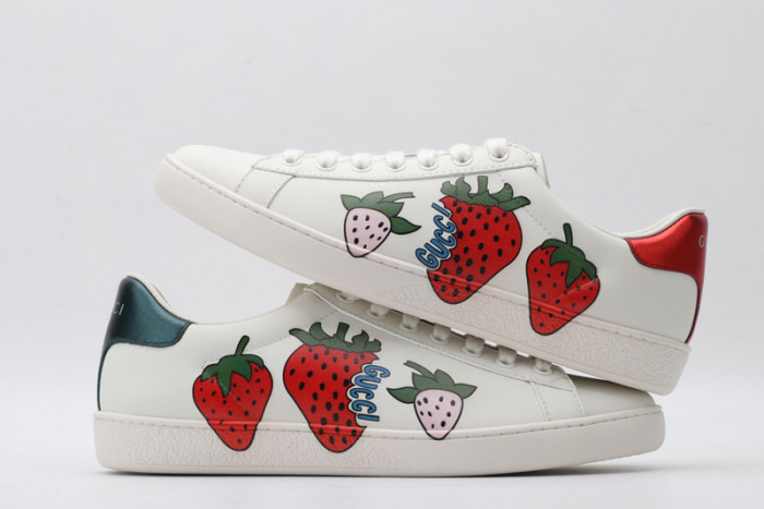 Gu66 Ace Embroidered Low-Top Sneaker