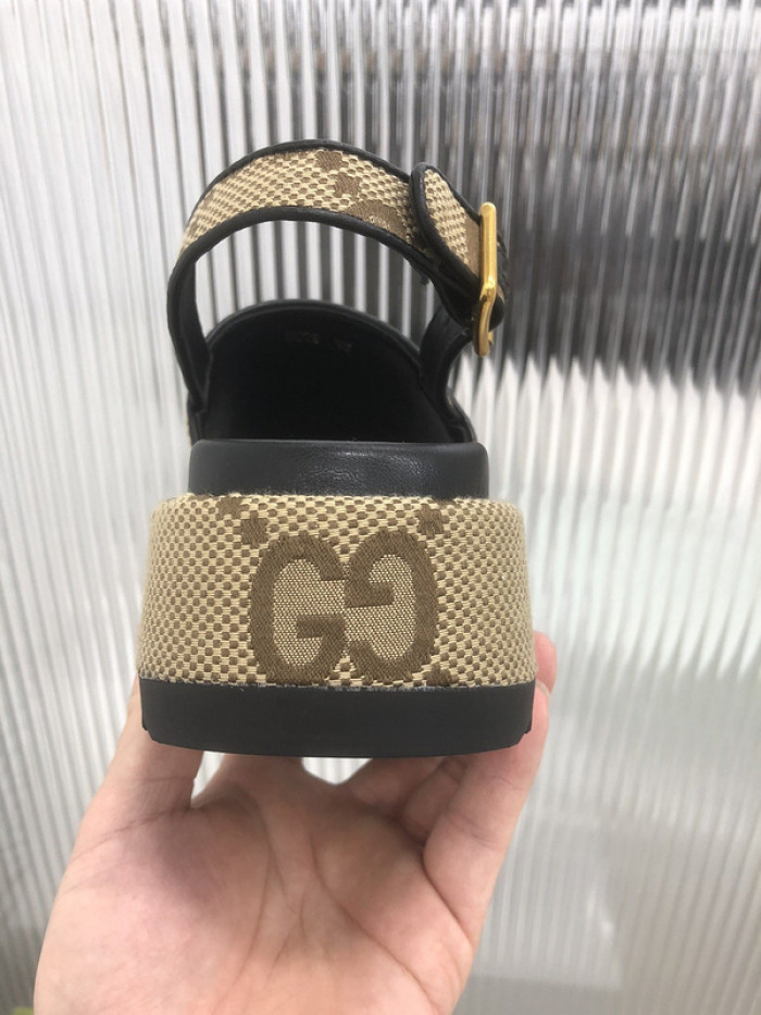 Gu66 SLIPPERS