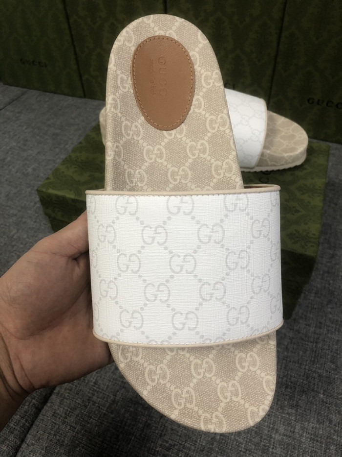Gu66 SLIPPERS