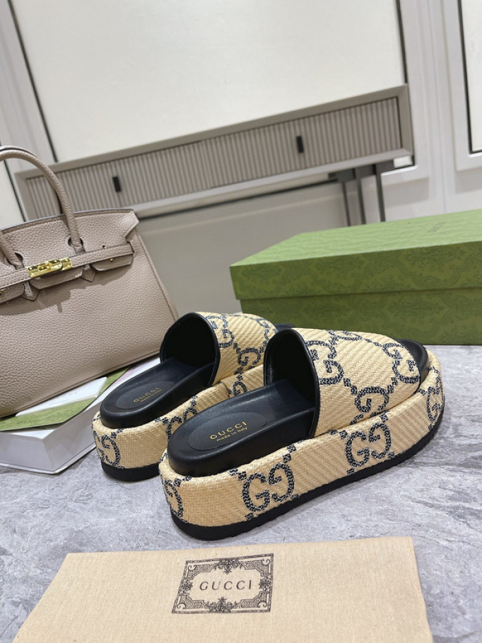 Gu66 SLIPPERS