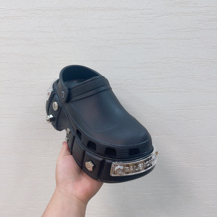BLCG SLIPPERS