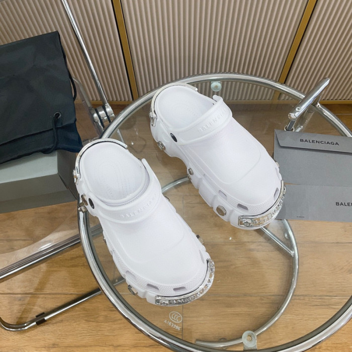 BLCG SLIPPERS