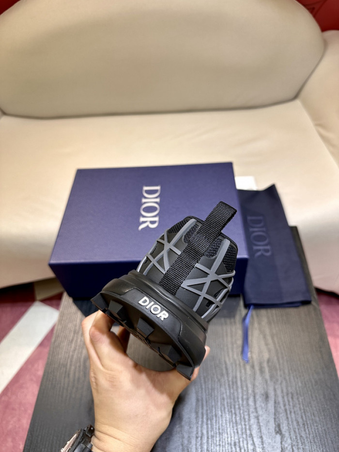 D10R B31 Runner Black