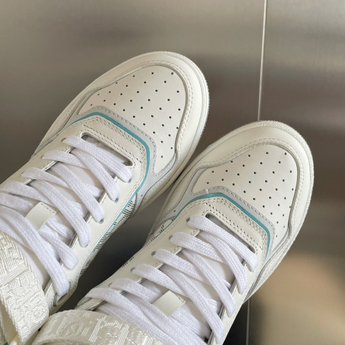 D10R B27 Sneaker