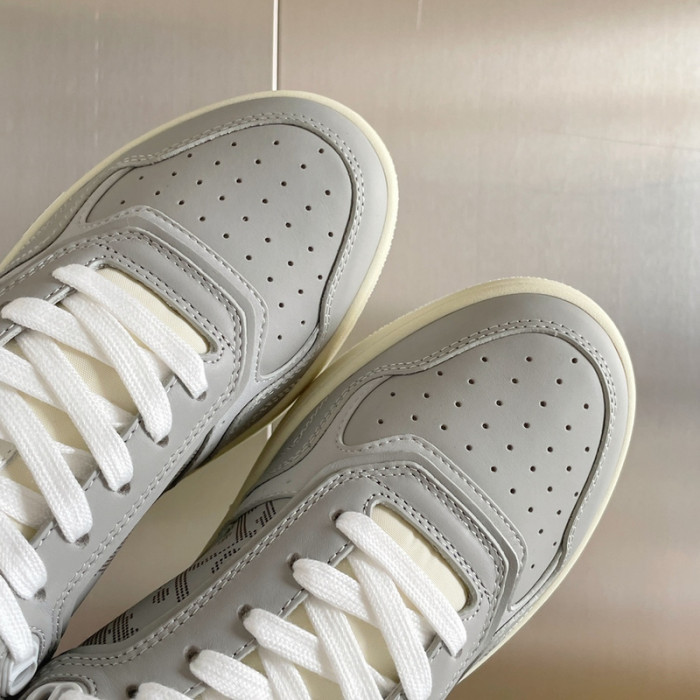 D10R B27 Sneaker