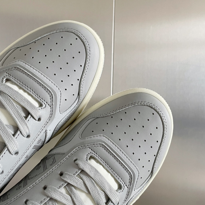 D10R B27 Sneaker