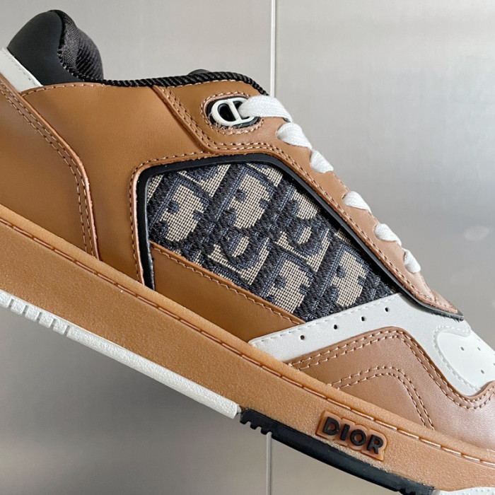 D10R B27 Sneaker