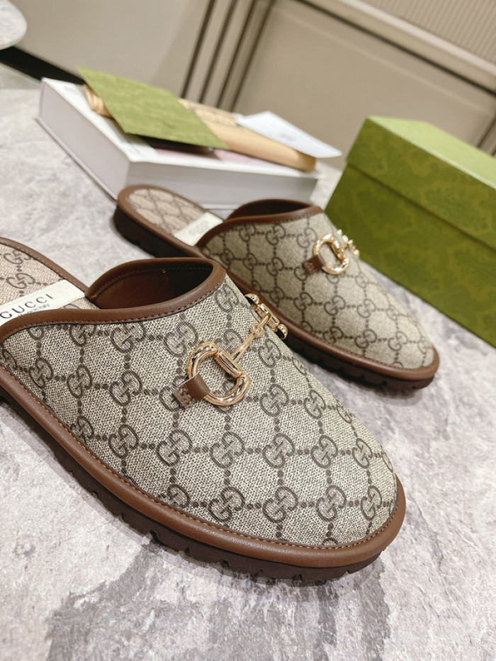 Gu66 SLIPPERS