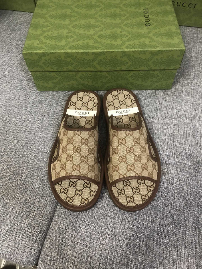 Gu66 SLIPPERS