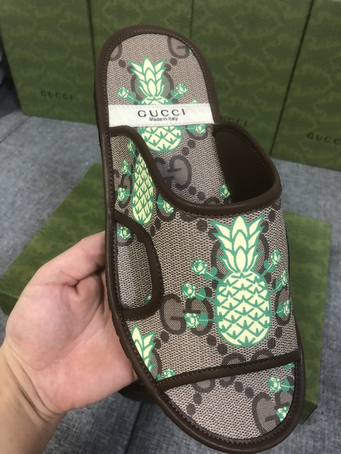 Gu66 SLIPPERS