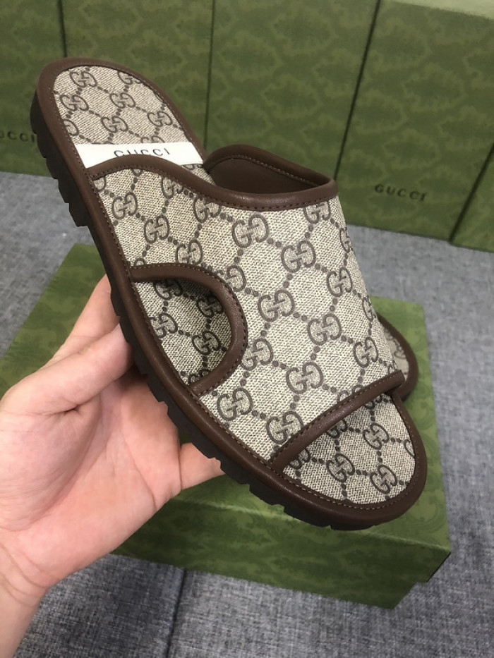 Gu66 SLIPPERS