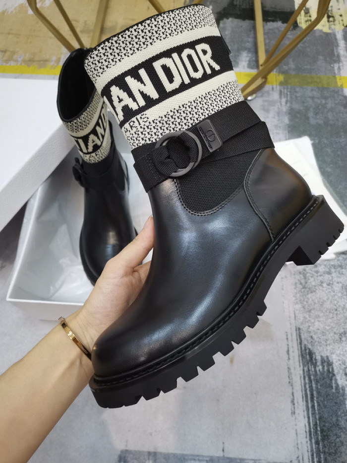 D10R Female boots
