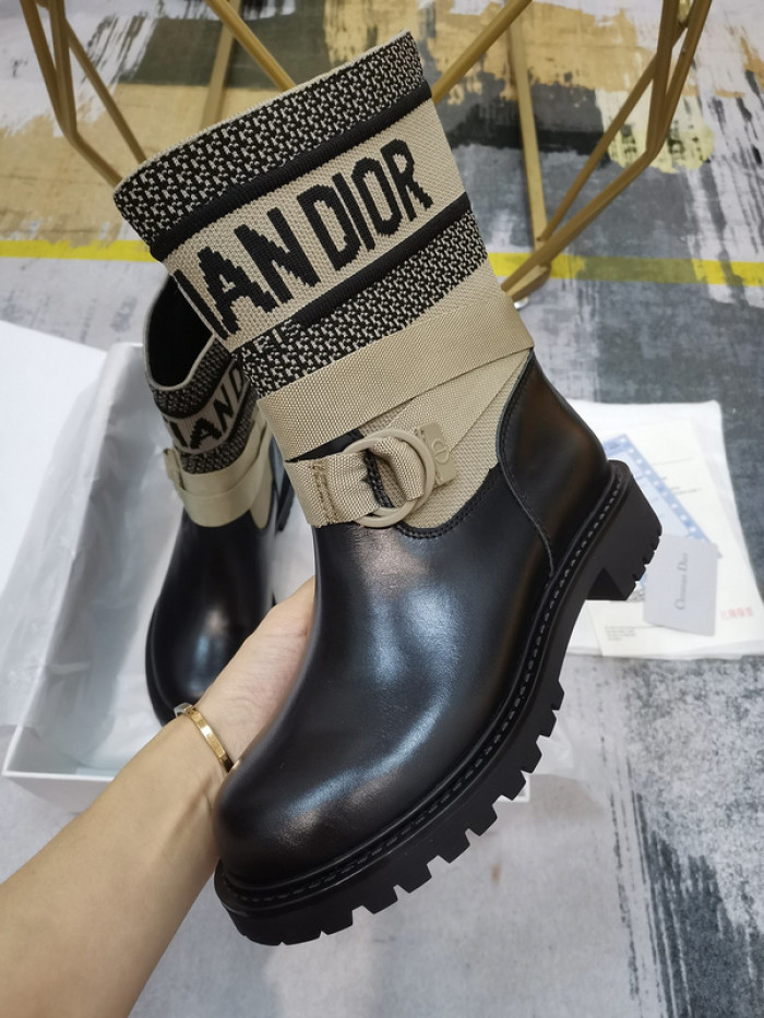 D10R Female boots