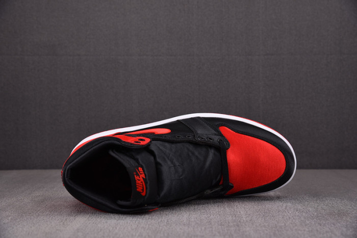 Air Jordan 1 Retro High OG Satin Bred FD4810-061