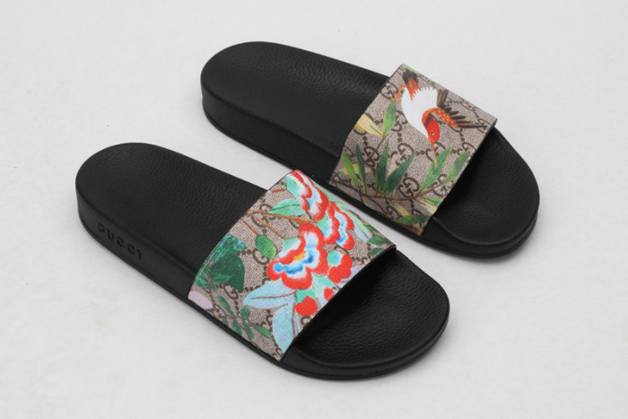 Gu66 SLIPPERS