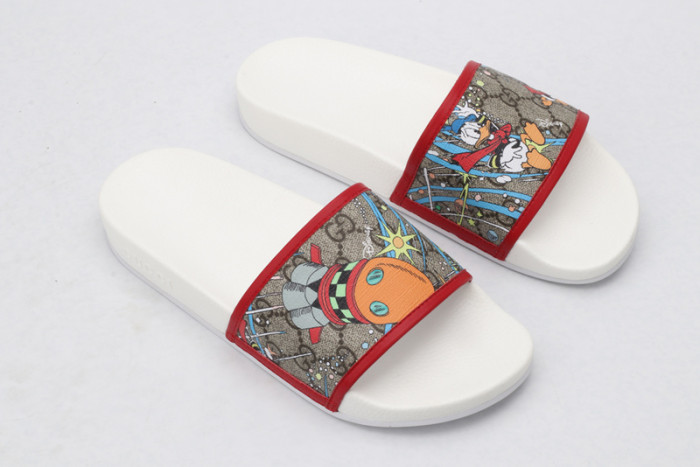 Gu66 SLIPPERS