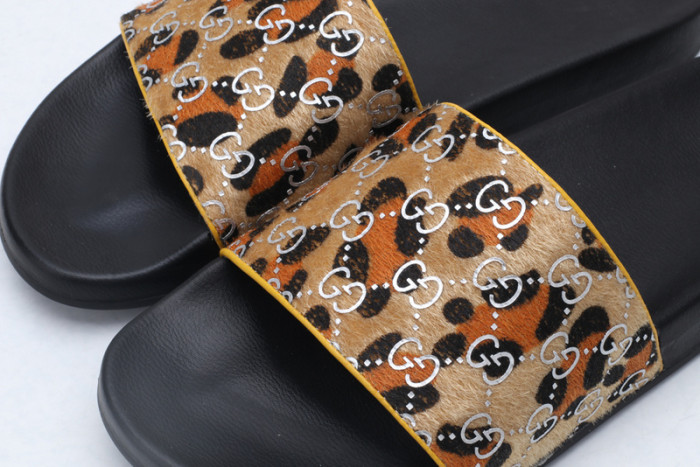 Gu66 SLIPPERS
