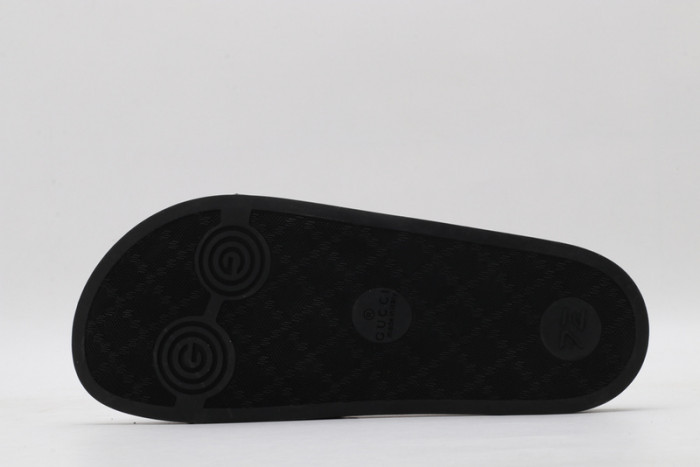 Gu66 SLIPPERS
