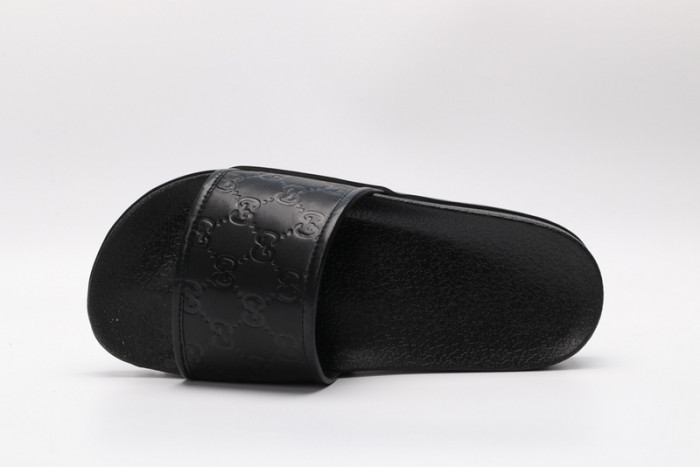 Gu66 SLIPPERS