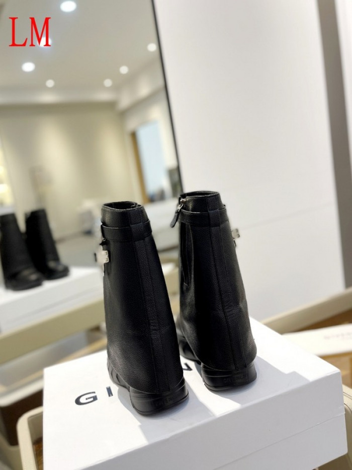 G1VENCHY BOOTS