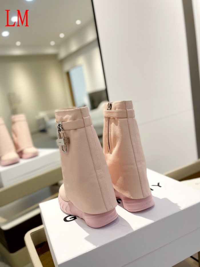 G1VENCHY BOOTS