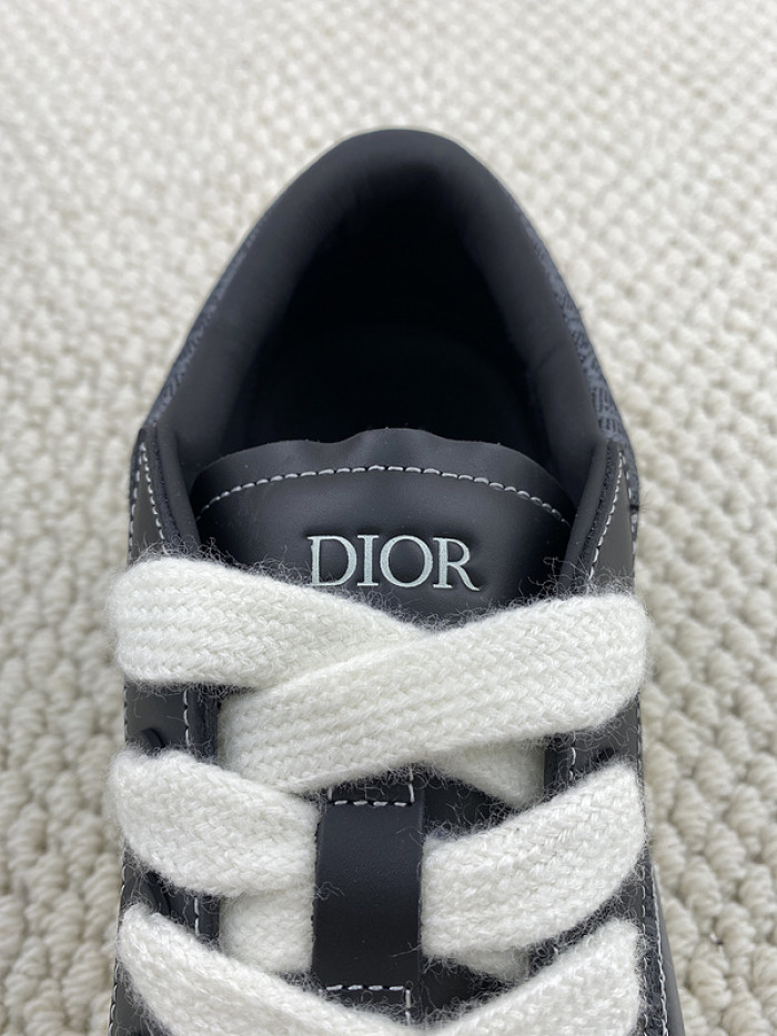 D10R B33 Sneaker