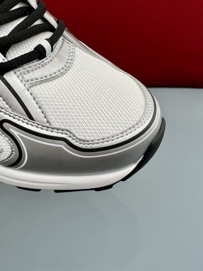 D10R B30 SNEAKER