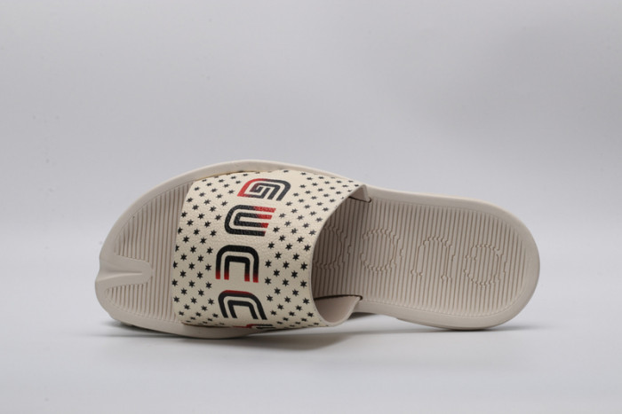 Gu66 SLIPPERS