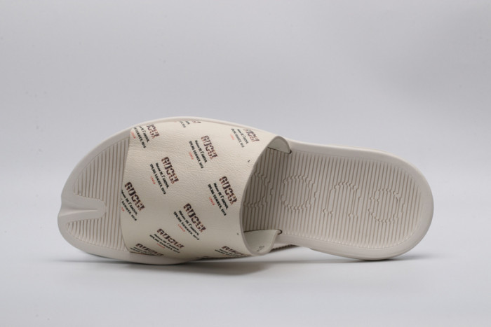 Gu66 SLIPPERS