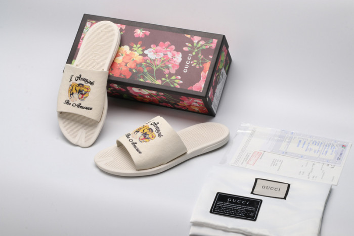Gu66 SLIPPERS