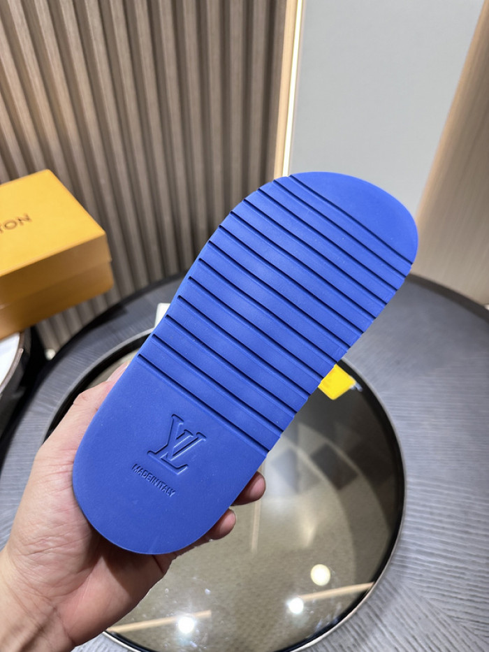 Lou1su1tt slides