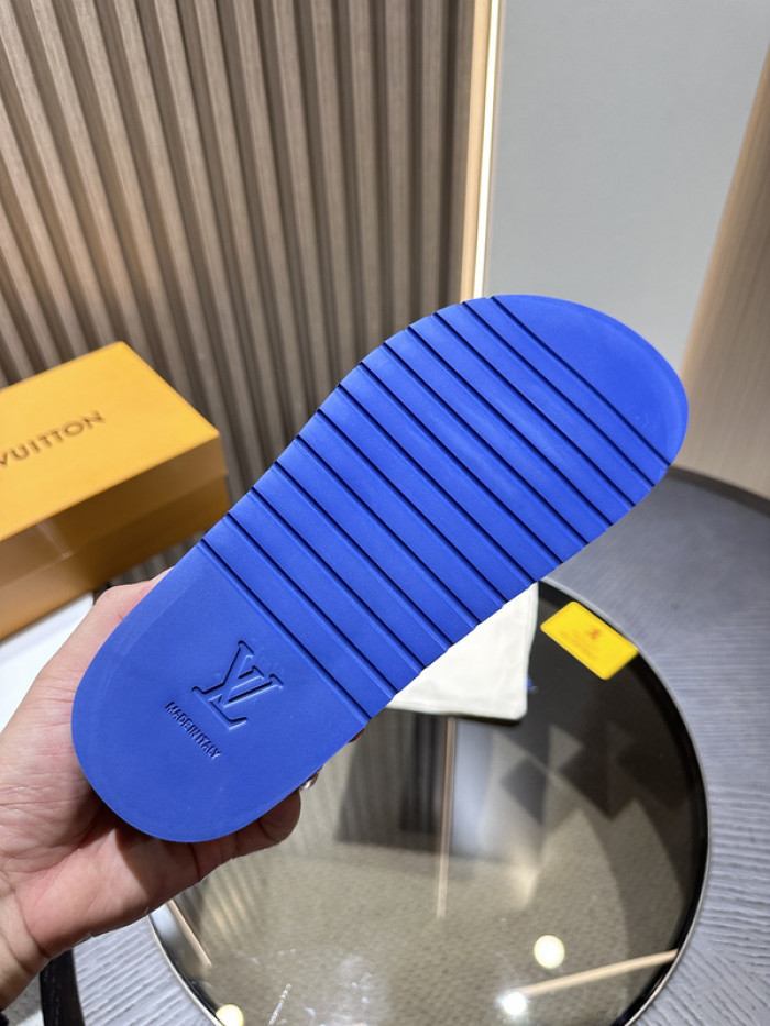 Lou1su1tt slides