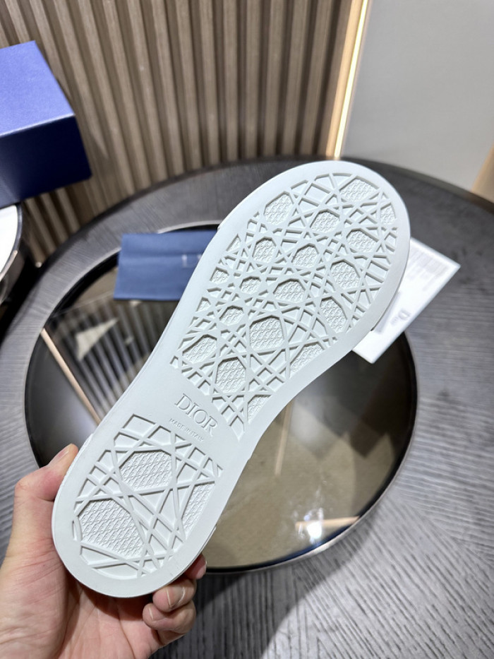 D10R B33 Sneaker