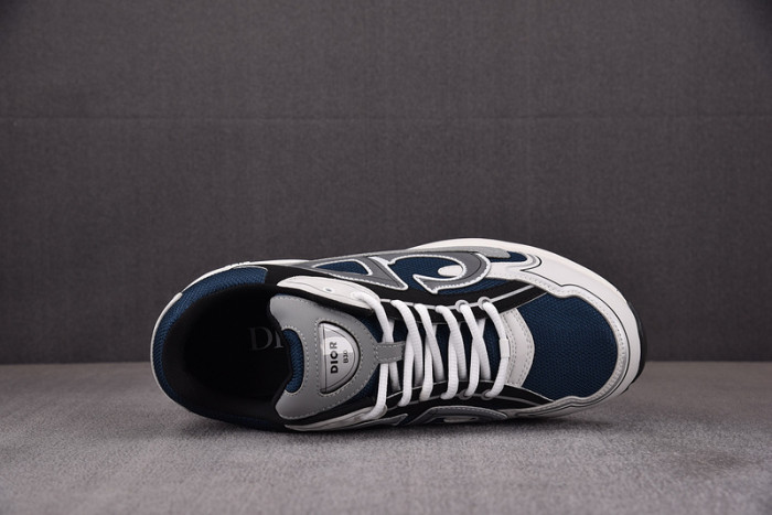 D10R B30 SNEAKER