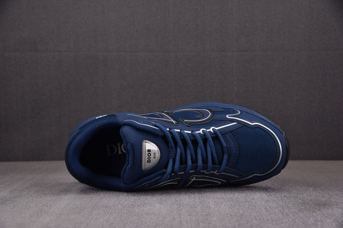 D10R B30 SNEAKER