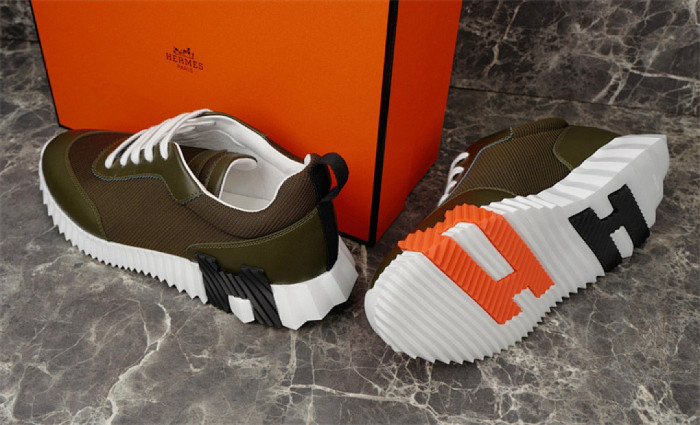 H**me5 Sneaker
