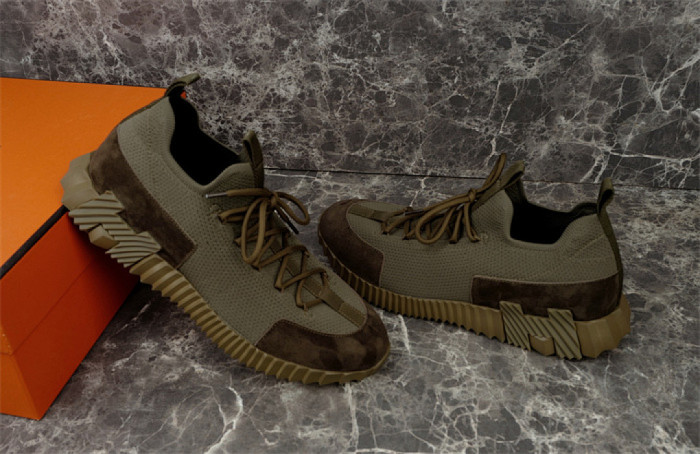 H**me5 Sneaker