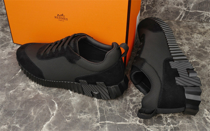 H**me5 Sneaker