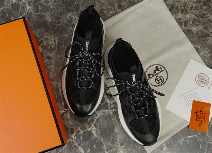 H**me5 Sneaker