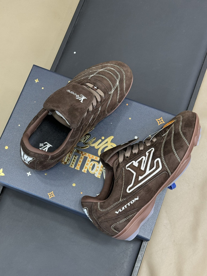 Lou1su1tt Footprint Soccer Brown